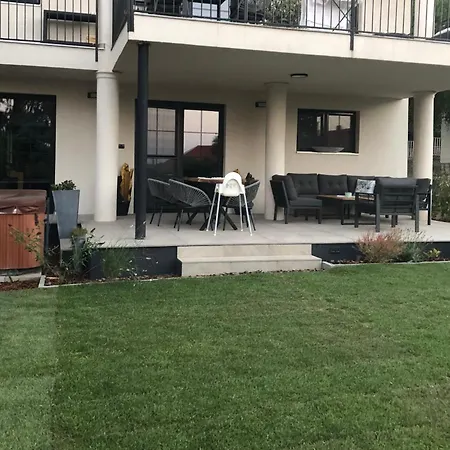 Bella * Balatonalmádi